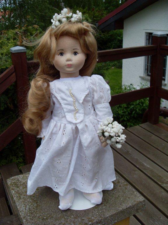 Brautkleid mit Lochstickerei